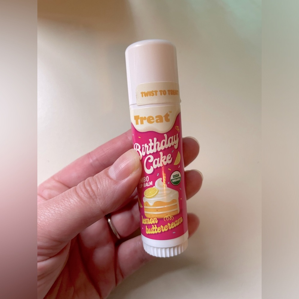 Lemon buttercream jumbo lip balm 🍋 🧁